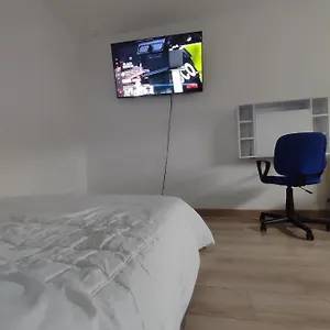  Séjour chez l'habitant Chambre Prive Dans Une Maison Avec Terrasse Et Jardin Salles De Bain Partagees